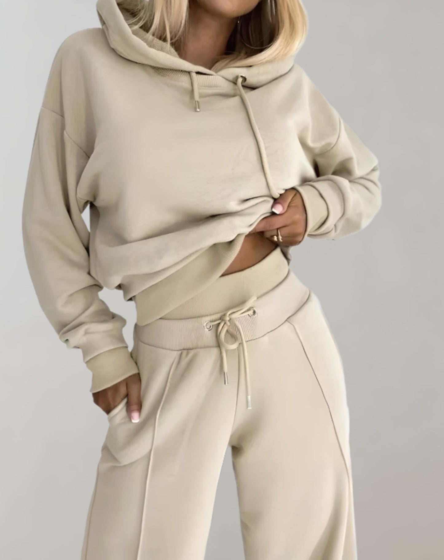 Soleira | Women’s Cropped Hoodie Tracksuit Set